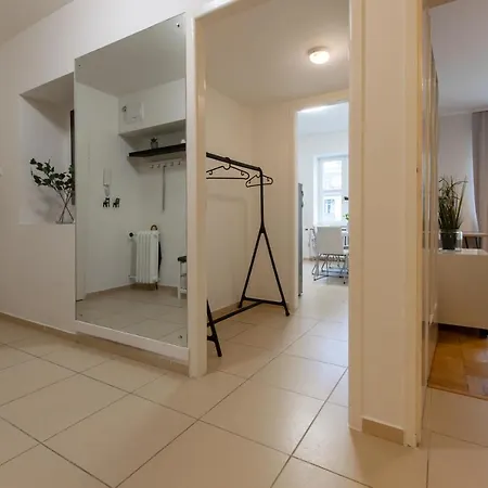 As Aparts. Old Town Square Apt. Apartment *